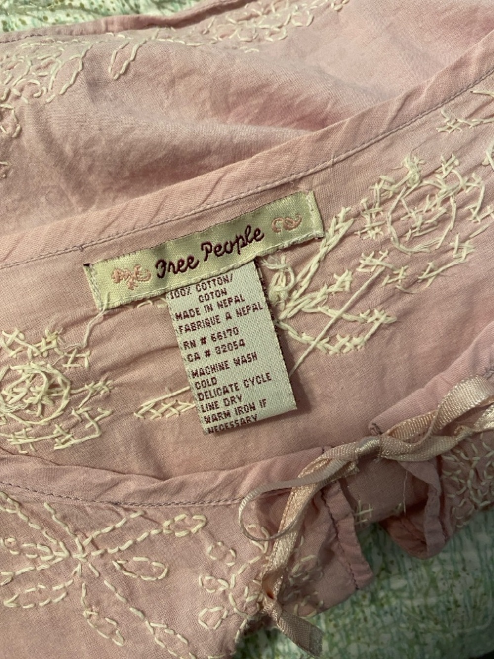 Vintage 90s Free People Pale Pink Embroidered Tie-Front Bolero. Size M. - Picture 8 of 9